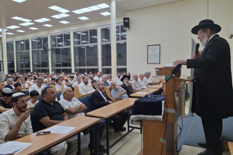 הרב הראשי לישראל ברחובות: ליל הושענה רבה